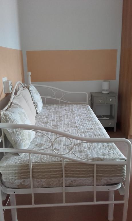 Casa Palmira Apartment Brenzone sul Garda Luaran gambar