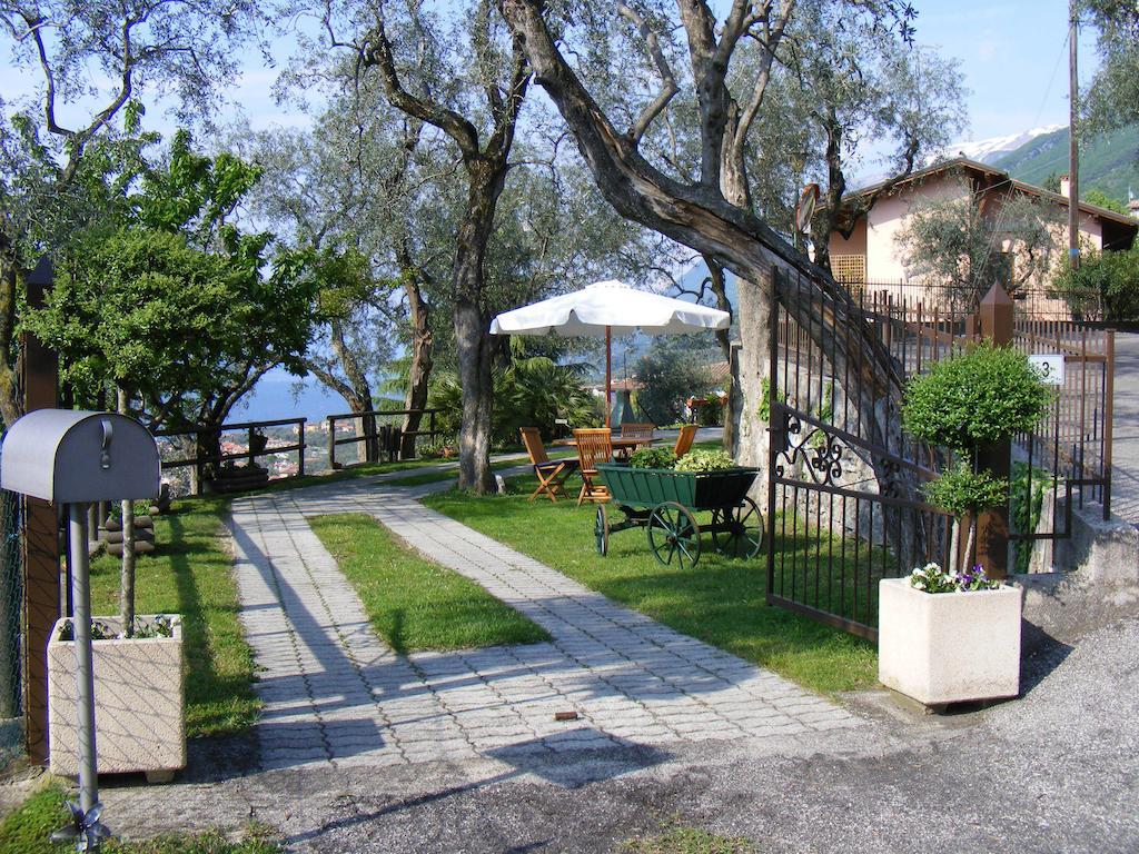 Casa Palmira Apartment Brenzone sul Garda Luaran gambar