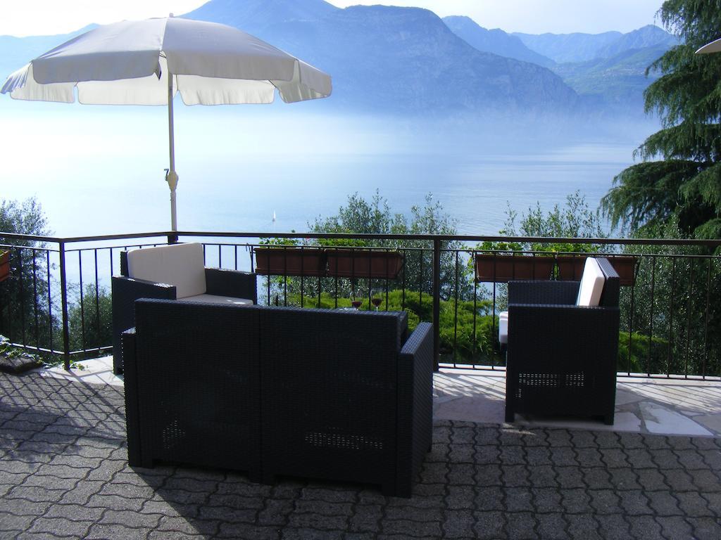 Casa Palmira Apartment Brenzone sul Garda Luaran gambar