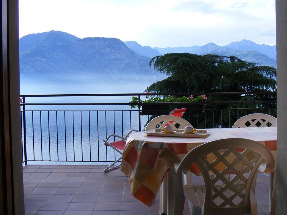 Casa Palmira Apartment Brenzone sul Garda Luaran gambar
