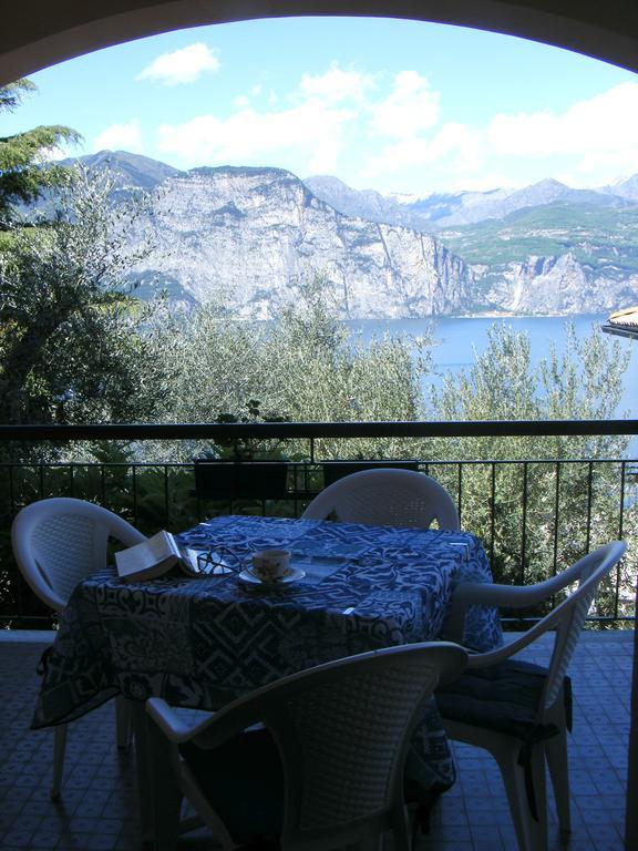 Casa Palmira Apartment Brenzone sul Garda Luaran gambar