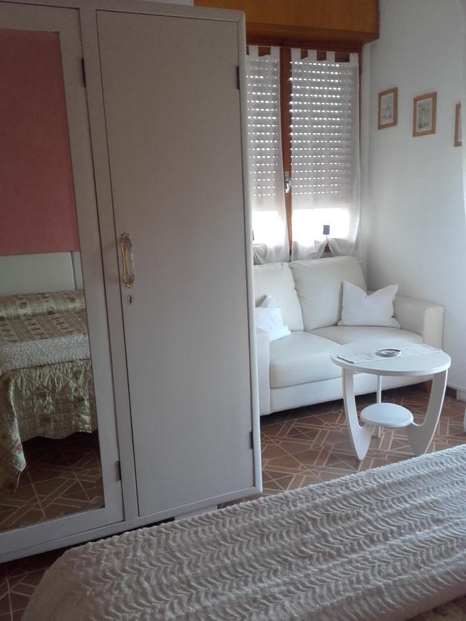 Casa Palmira Apartment Brenzone sul Garda Luaran gambar