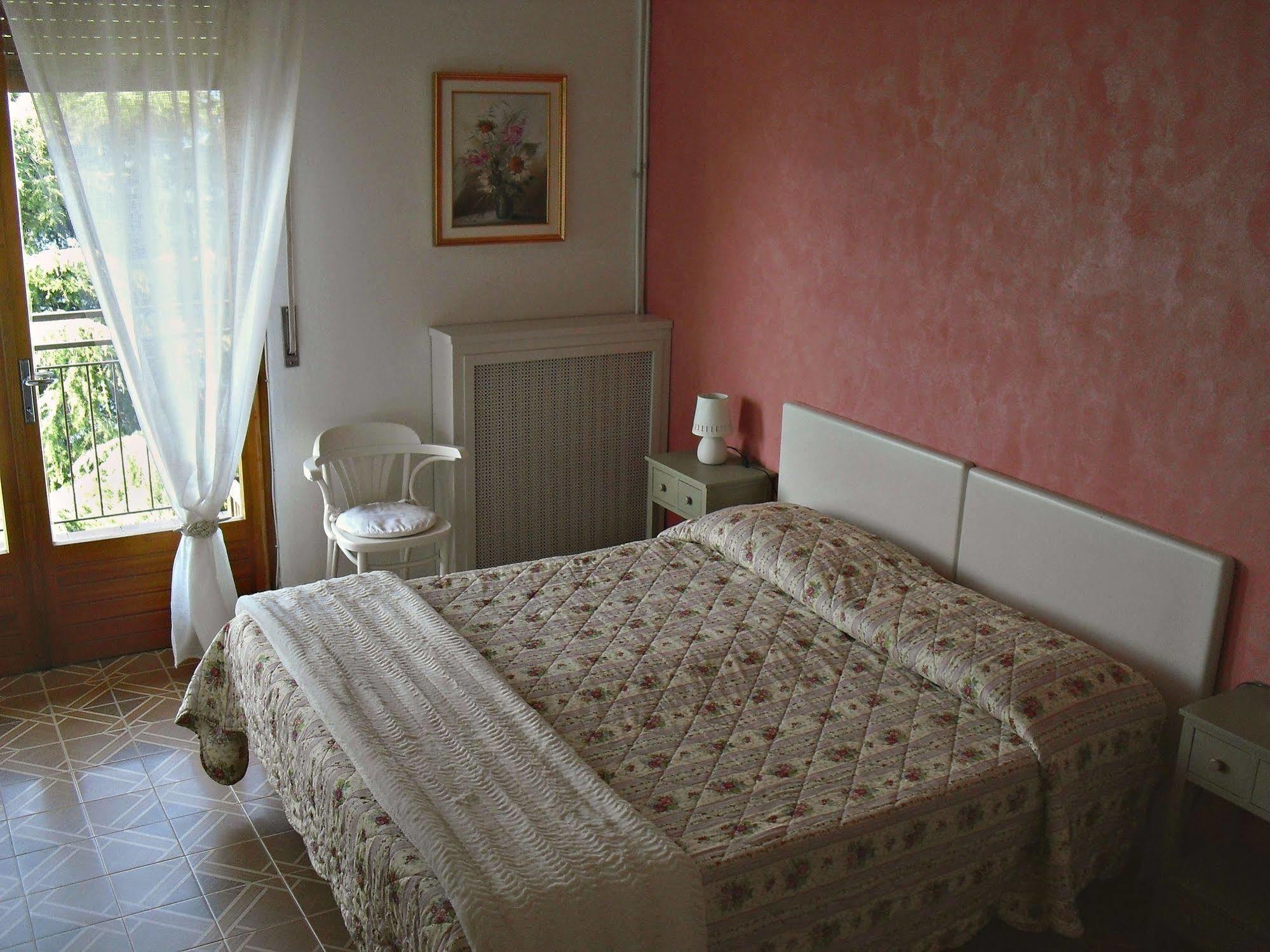 Casa Palmira Apartment Brenzone sul Garda Luaran gambar