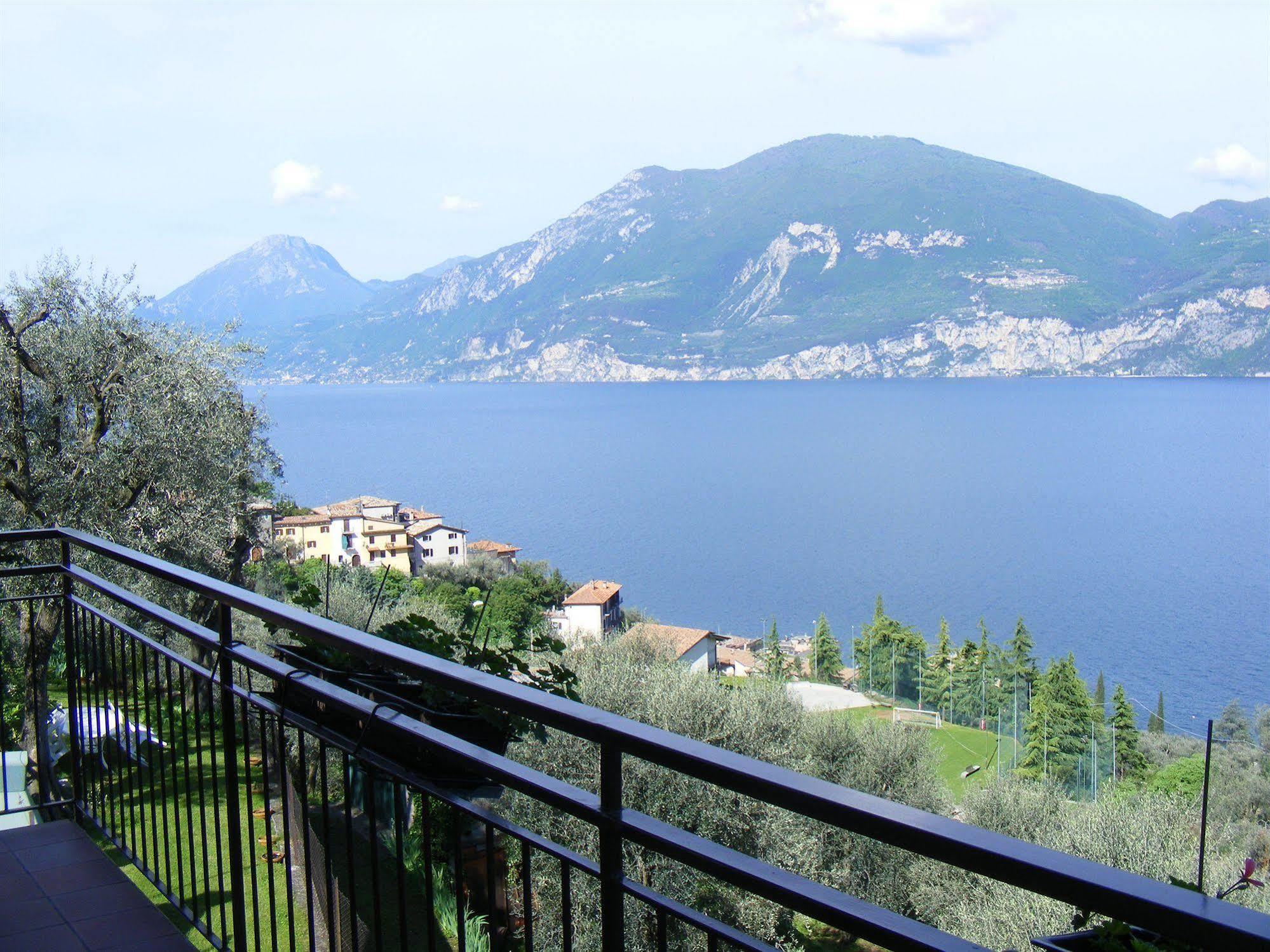 Casa Palmira Apartment Brenzone sul Garda Luaran gambar