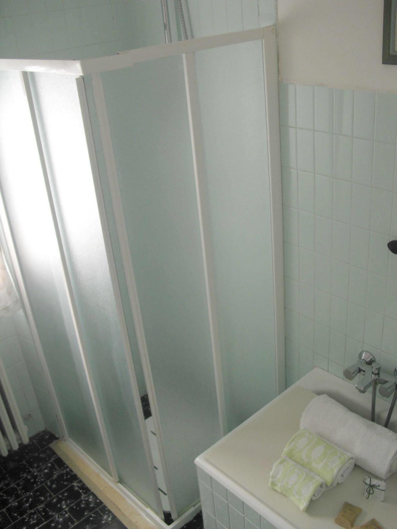 Casa Palmira Apartment Brenzone sul Garda Luaran gambar