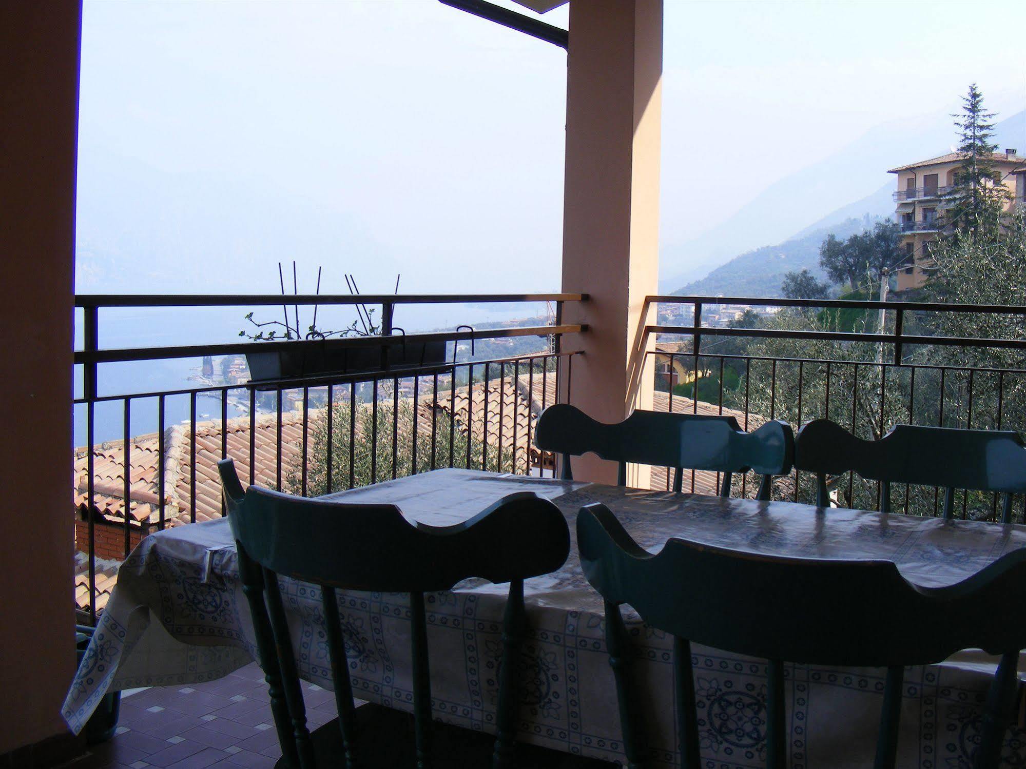 Casa Palmira Apartment Brenzone sul Garda Luaran gambar