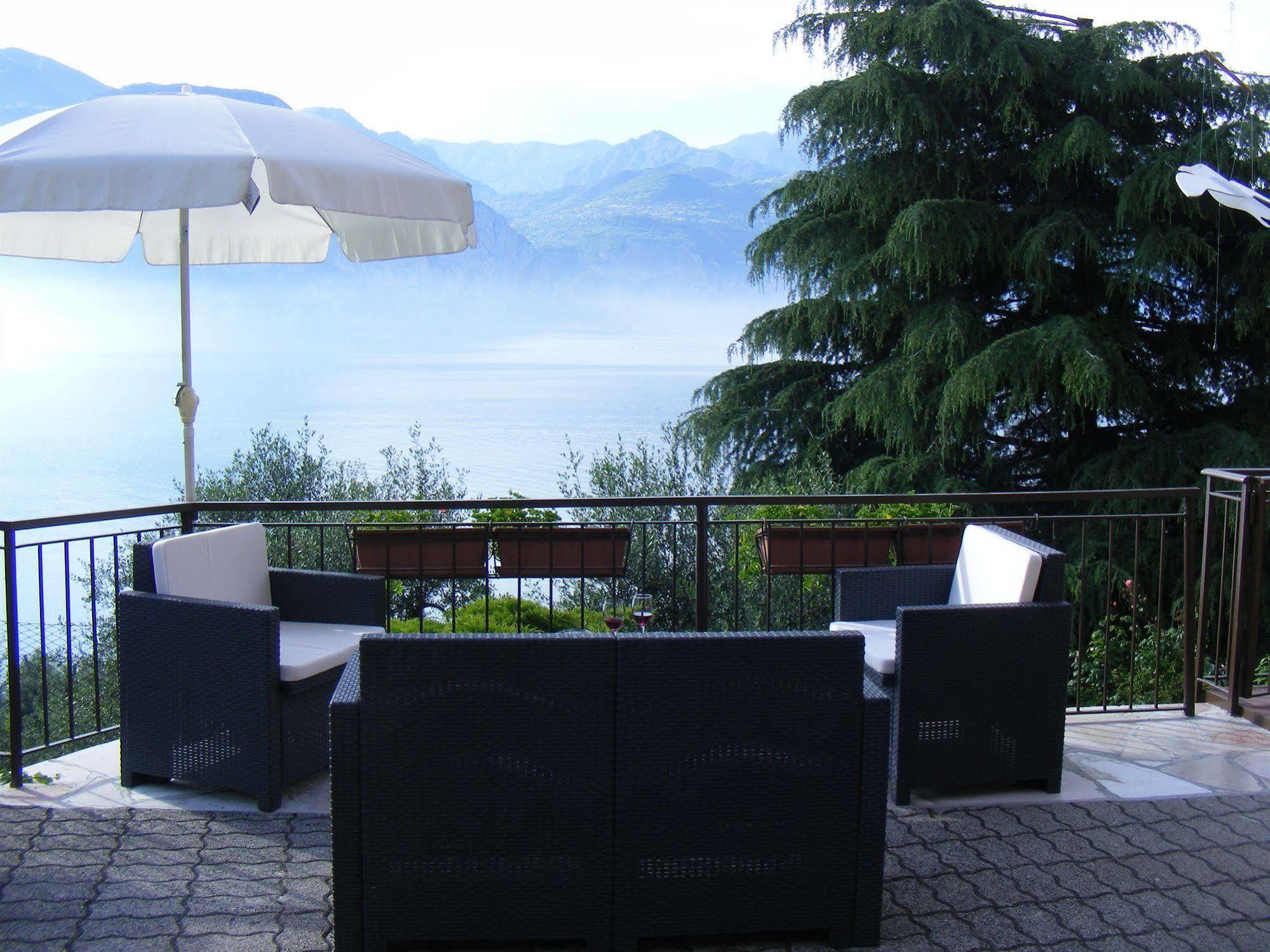 Casa Palmira Apartment Brenzone sul Garda Luaran gambar