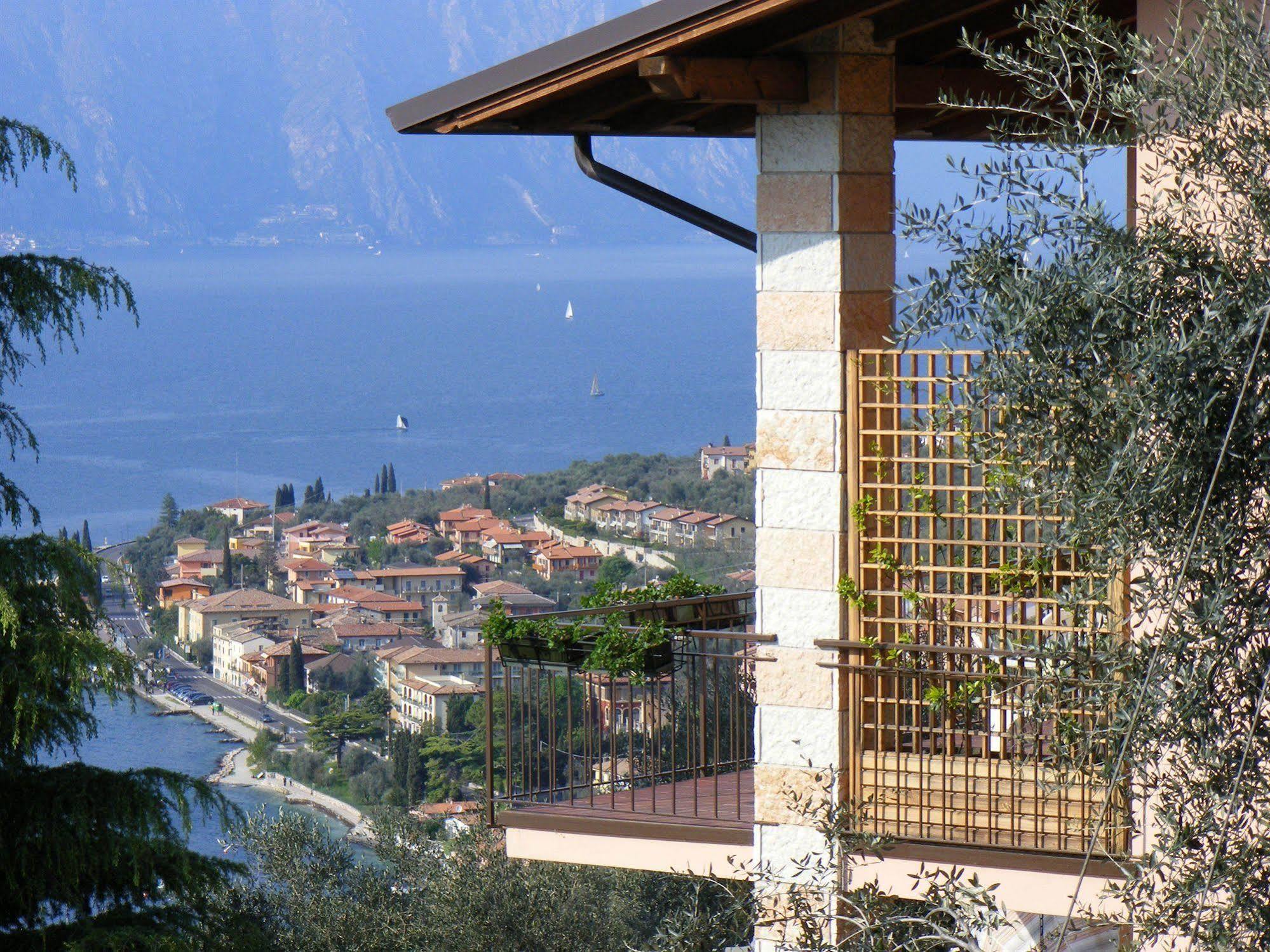 Casa Palmira Apartment Brenzone sul Garda Luaran gambar