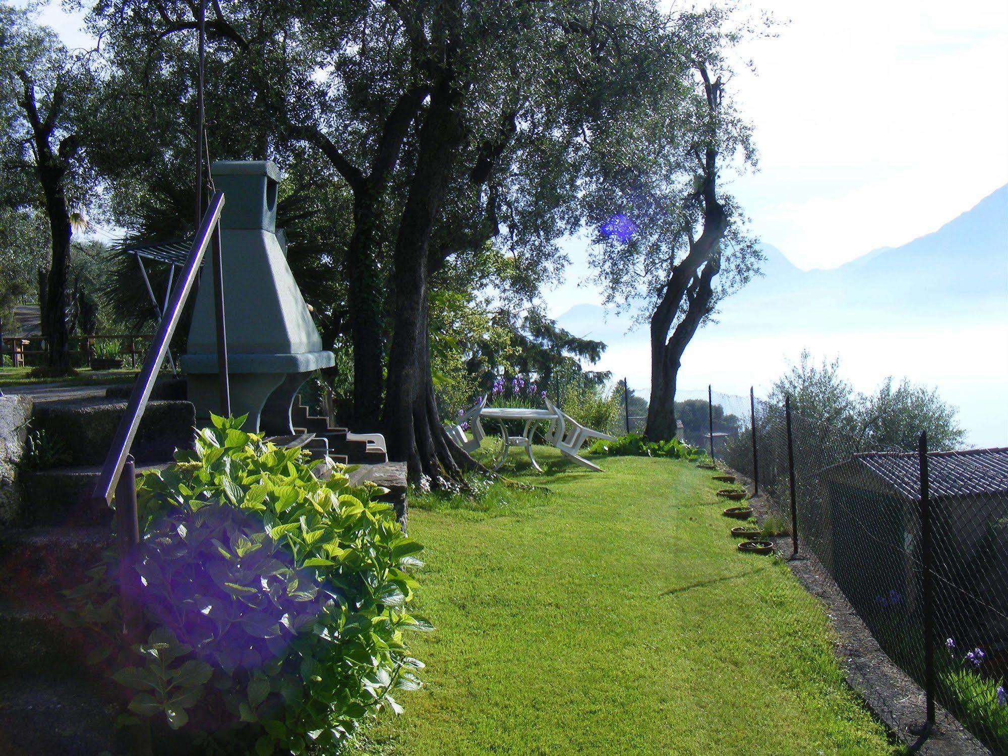 Casa Palmira Apartment Brenzone sul Garda Luaran gambar